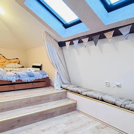 Rabbit's Loft - 2 Bedrooms, Theme Room, Free Parking