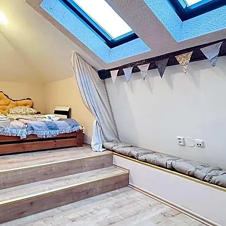 Rabbit's Loft - 2 Bedrooms, Theme Room, Free Parking
