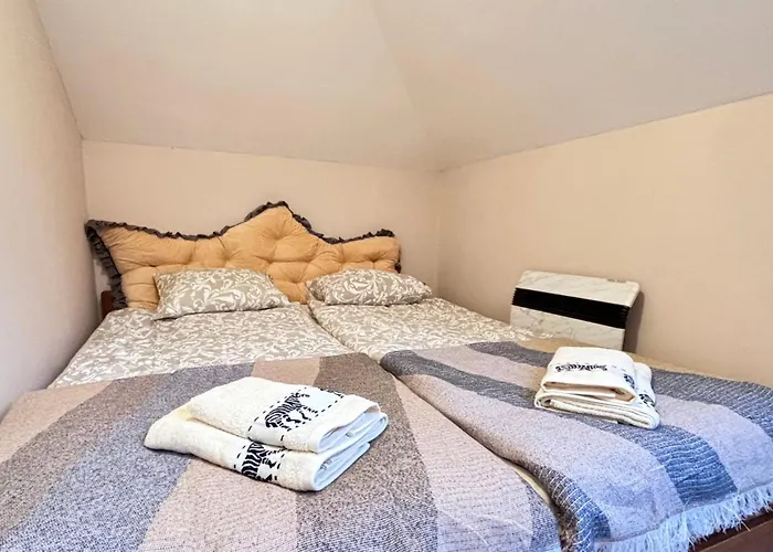 Rabbit's Loft - 2 Bedrooms, Theme Room, Free Parking 3* Karlovy Vary